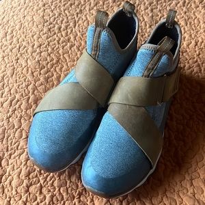 Sorel Kinetic Velcro sneaker